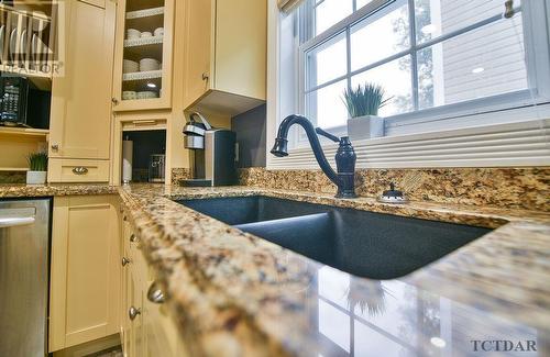 722 Paul Ave, Timmins, ON - Indoor Photo Showing Kitchen With Double Sink