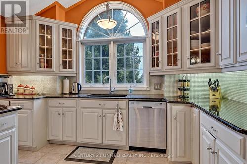 10115 County 28 Road, Hamilton Township, ON - Indoor Photo Showing Kitchen With Upgraded Kitchen