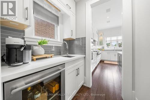 54 Cobden Street, Toronto (Willowdale West), ON - Indoor Photo Showing Kitchen With Upgraded Kitchen