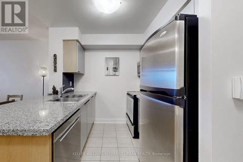 611 - 18 Harrison Garden Boulevard W, Toronto, ON - Indoor Photo Showing Kitchen With Double Sink