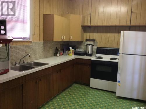 102 1St Avenue N, Marcelin, SK - Indoor Photo Showing Kitchen With Double Sink