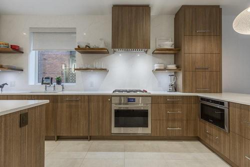 109 Kent Street, Hamilton, ON - Indoor Photo Showing Kitchen