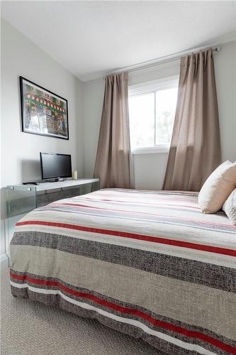 16 Munn Street, Hamilton, ON - Indoor Photo Showing Bedroom