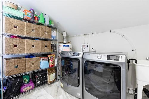 16 Munn Street, Hamilton, ON - Indoor Photo Showing Laundry Room