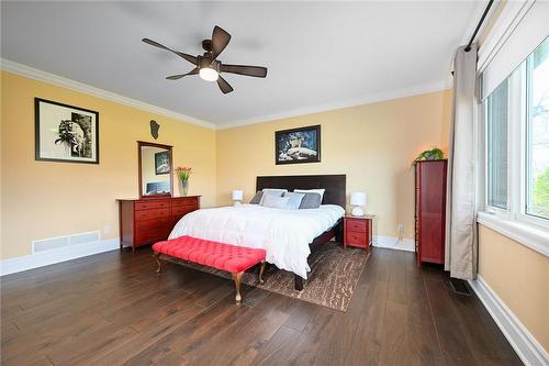 1897 Concession 8 Road W, Hamilton, ON - Indoor Photo Showing Bedroom