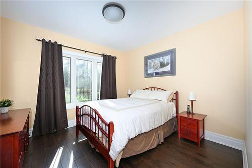 1897 Concession 8 Road W, Hamilton, ON - Indoor Photo Showing Bedroom