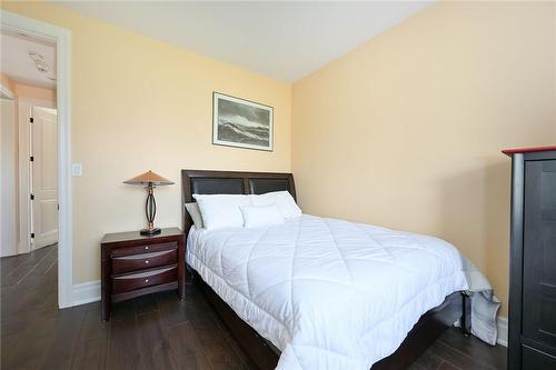 1897 Concession 8 Road W, Hamilton, ON - Indoor Photo Showing Bedroom