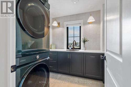 57 Greenbrier Ridge, Thames Centre (Dorchester), ON - Indoor Photo Showing Laundry Room