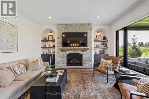 57 Greenbrier Ridge, Thames Centre (Dorchester), ON - Indoor Photo Showing Living Room With Fireplace