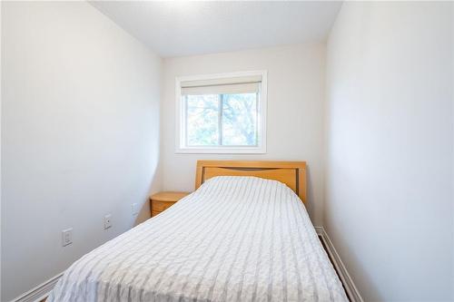 384 Limeridge Road E|Unit #11, Hamilton, ON - Indoor Photo Showing Bedroom