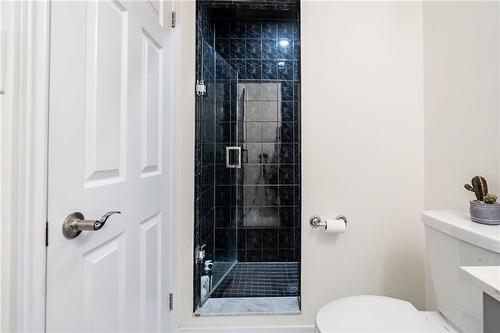 384 Limeridge Road E|Unit #11, Hamilton, ON - Indoor Photo Showing Bathroom