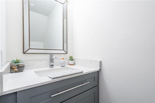 384 Limeridge Road E|Unit #11, Hamilton, ON - Indoor Photo Showing Bathroom