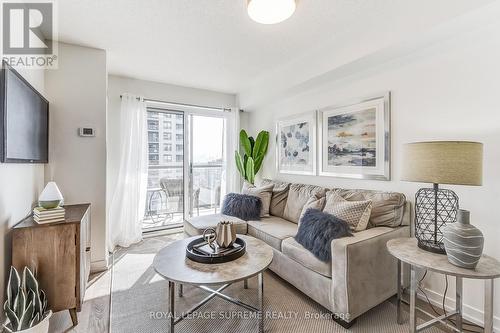 1011 - 1420 Dupont Street, Toronto (Dovercourt-Wallace Emerson-Junction), ON - Indoor Photo Showing Living Room