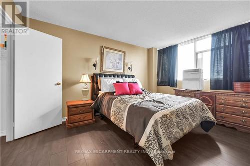 1005 - 2301 Derry Road W, Mississauga (Meadowvale), ON - Indoor Photo Showing Bedroom