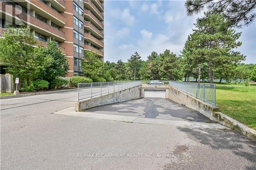 1005 - 2301 Derry Road W, Mississauga (Meadowvale), ON - Outdoor