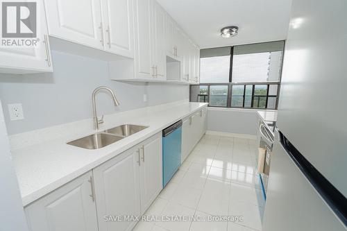 #1101 - 17 Knightsbridge Road, Brampton (Queen Street Corridor), ON - Indoor Photo Showing Kitchen With Double Sink