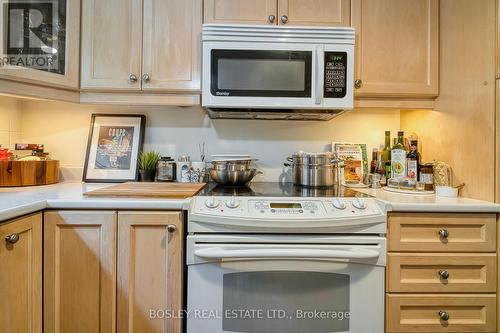 16 - 288 Reynolds Street, Oakville (Old Oakville), ON - Indoor Photo Showing Kitchen