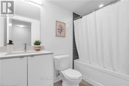 3195 Bastedo, Burlington (Alton), ON - Indoor Photo Showing Bathroom