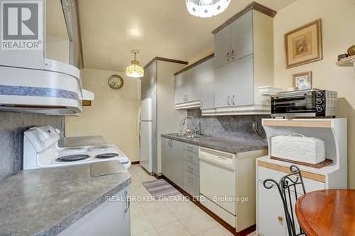 11 Gailwood Court E, Brampton (Northgate), ON - Indoor Photo Showing Kitchen