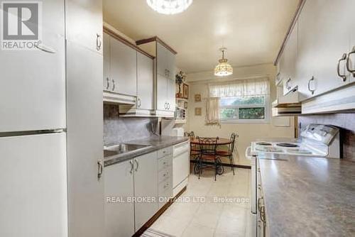 11 Gailwood Court E, Brampton (Northgate), ON - Indoor Photo Showing Kitchen