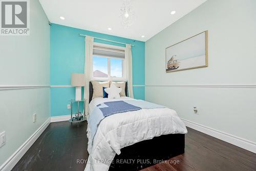 3965 Coachman Circle, Mississauga, ON - Indoor Photo Showing Bedroom