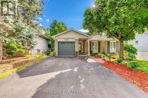 1232 Falgarwood Drive, Oakville (Iroquois Ridge South), ON - Outdoor