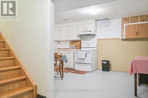 4135 Independence Avenue, Mississauga, ON - Indoor Photo Showing Kitchen