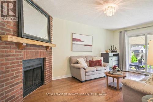 4135 Independence Avenue, Mississauga, ON - Indoor Photo Showing Living Room With Fireplace