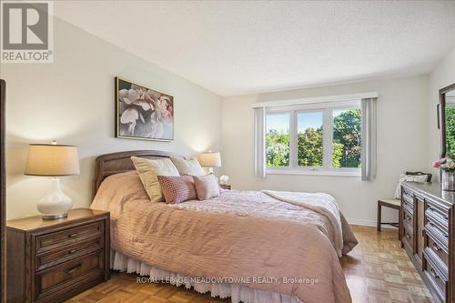 4135 Independence Avenue, Mississauga, ON - Indoor Photo Showing Bedroom