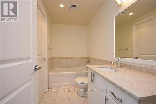 1209 - 1055 Southdown Road, Mississauga, ON - Indoor Photo Showing Bathroom