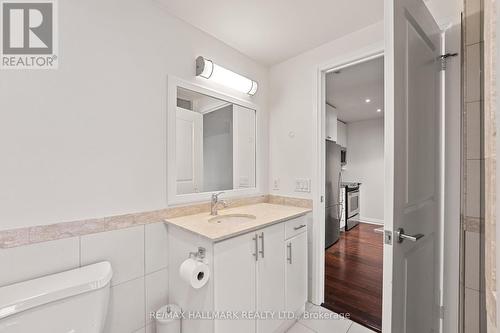 1209 - 1055 Southdown Road, Mississauga, ON - Indoor Photo Showing Bathroom