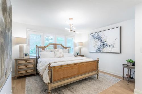 190 Townsend Avenue, Burlington, ON - Indoor Photo Showing Bedroom