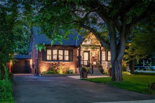 190 Townsend Avenue, Burlington, ON - Outdoor With Facade