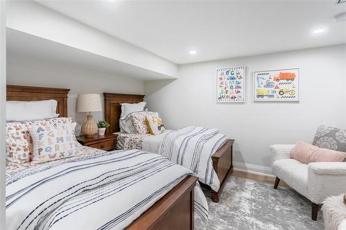 190 Townsend Avenue, Burlington, ON - Indoor Photo Showing Bedroom