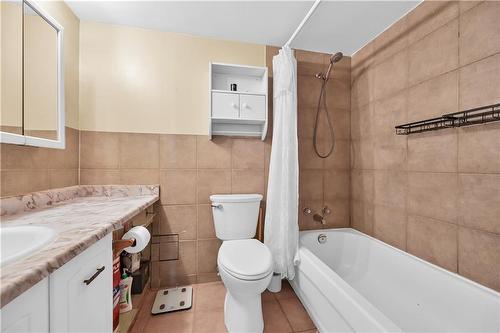 2301 Derry Road W Unit# 1005, Mississauga, ON - Indoor Photo Showing Bathroom