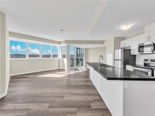 2750 King Street E Unit# 706, Hamilton, ON - Indoor Photo Showing Kitchen