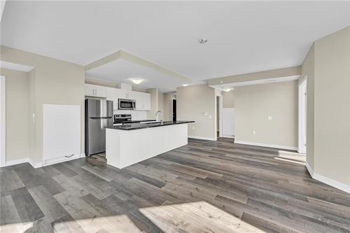 2750 King Street E Unit# 706, Hamilton, ON - Indoor Photo Showing Kitchen