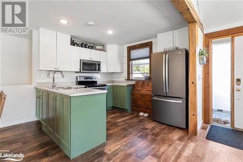 3 Lambs Lane, Fenelon Falls, ON - Indoor Photo Showing Kitchen