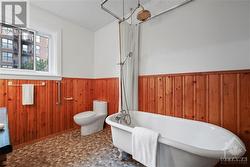 Full bathroom - 