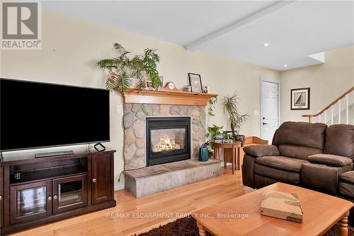 78 Valleyview Drive, Hamilton (Ancaster), ON - Indoor Photo Showing Living Room With Fireplace