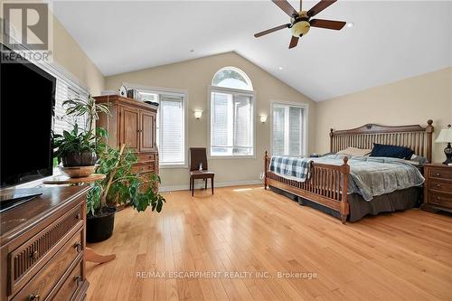 78 Valleyview Drive, Hamilton (Ancaster), ON - Indoor Photo Showing Bedroom