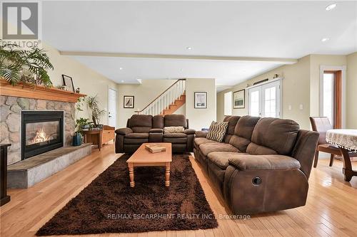 78 Valleyview Drive, Hamilton, ON - Indoor Photo Showing Living Room With Fireplace