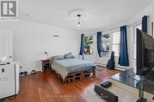 463 Niagara Boulevard, Fort Erie, ON - Indoor Photo Showing Bedroom