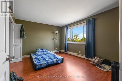 463 Niagara Boulevard, Fort Erie, ON - Indoor Photo Showing Bedroom