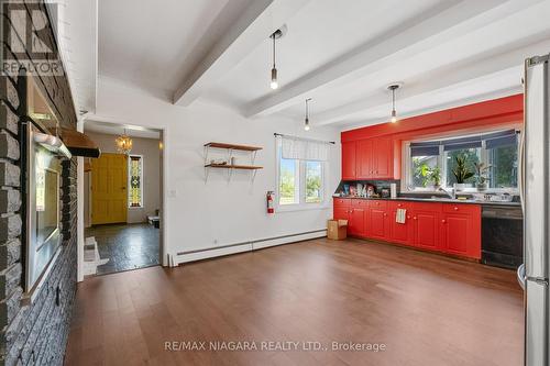 463 Niagara Boulevard, Fort Erie, ON - Indoor Photo Showing Kitchen