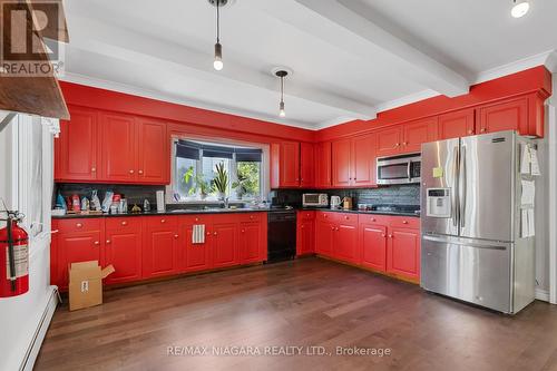 463 Niagara Boulevard, Fort Erie, ON - Indoor Photo Showing Kitchen