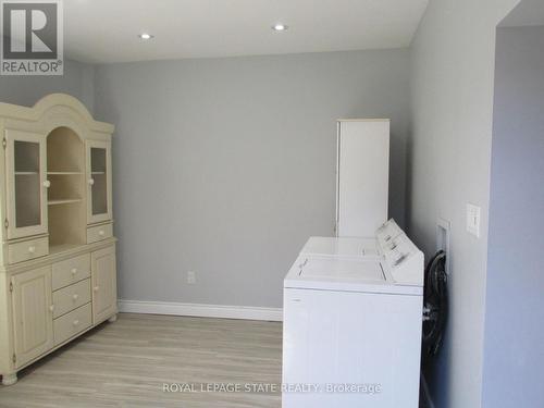 86 Earl Street, Hamilton, ON -  Photo Showing Laundry Room