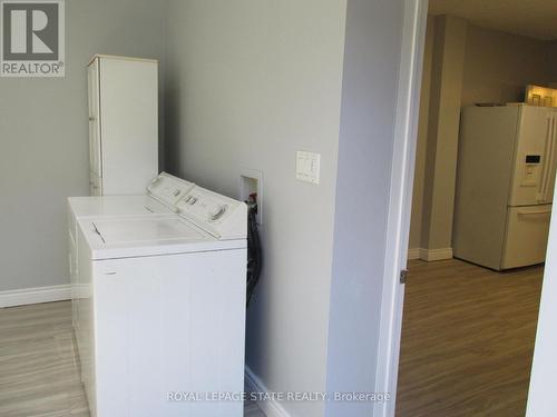 86 Earl Street, Hamilton, ON - Indoor Photo Showing Laundry Room