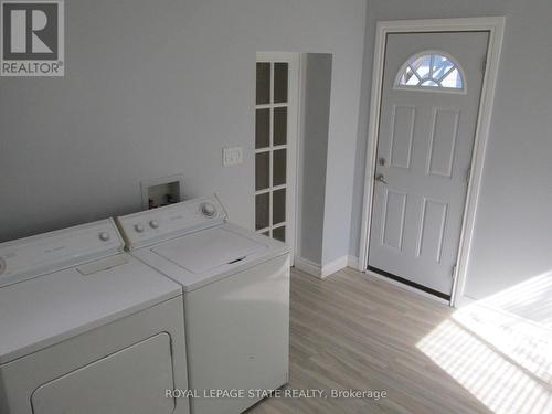 86 Earl Street, Hamilton, ON - Indoor Photo Showing Laundry Room