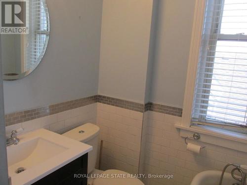 86 Earl Street, Hamilton (Gibson), ON - Indoor Photo Showing Bathroom